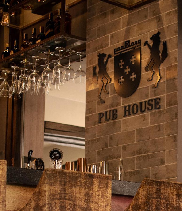 Hotel La Cofradia Pub-House Куенка Екстериор снимка