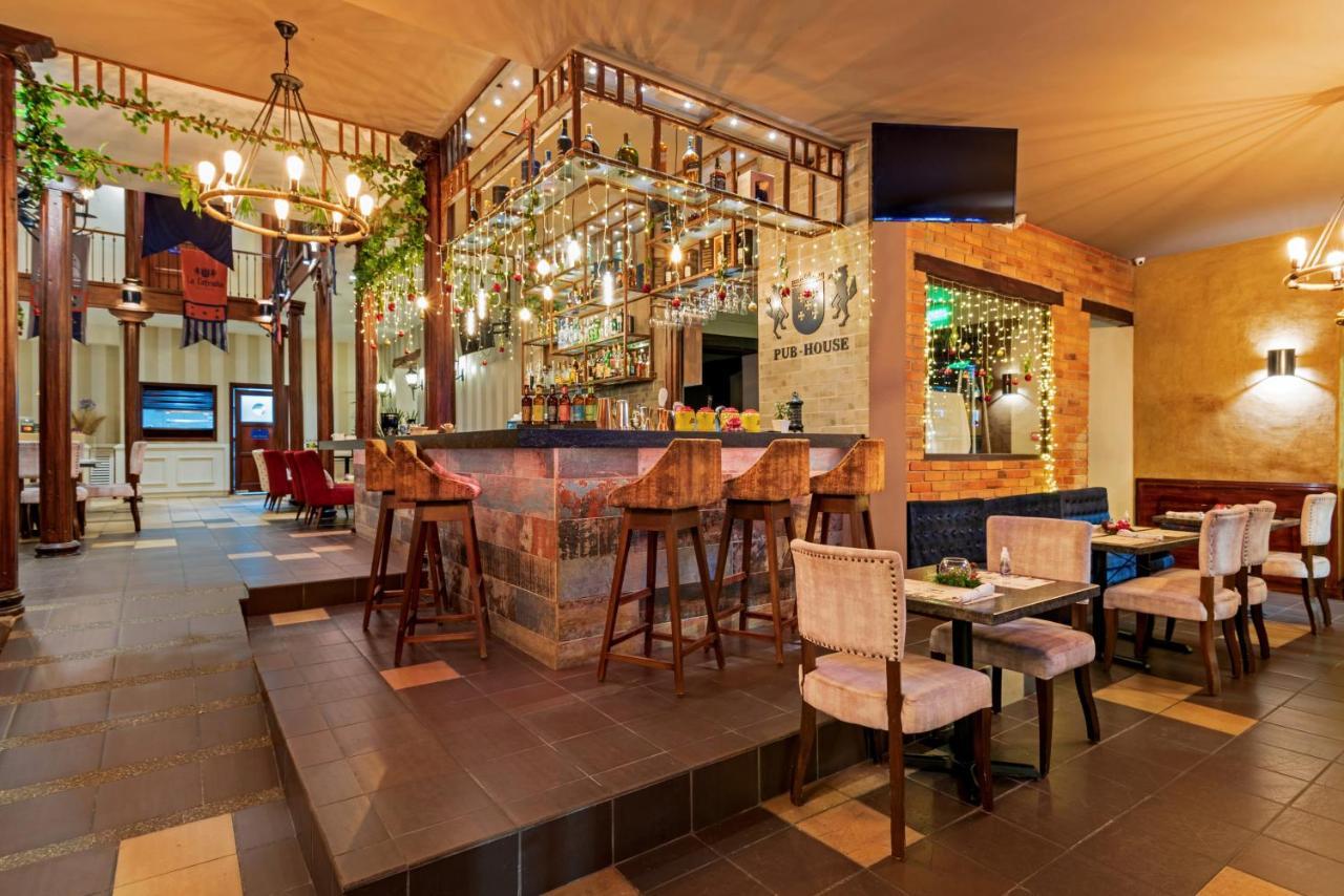 Hotel La Cofradia Pub-House Куенка Екстериор снимка